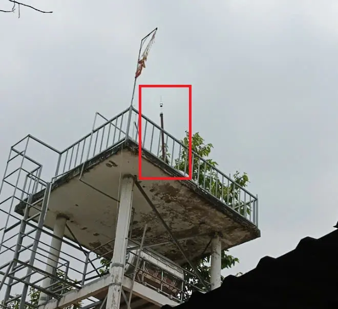 cột chống sét bị ngã đổ, cần sữa chữa